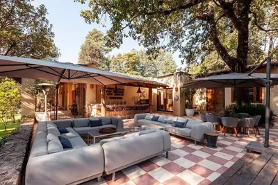 Image de Spectacular House with Jacuzzi and Huge Garden