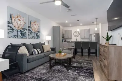 Image de Stylish Stay Off I-65 • Pets Welcome!