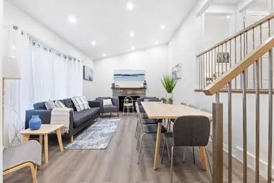 Image de Spacious Urban Cabin in West Montreal - 4br