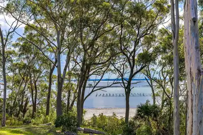 Image de Spacious Woodlands Water Front Soldiers Point- Ground Floor Apartment
