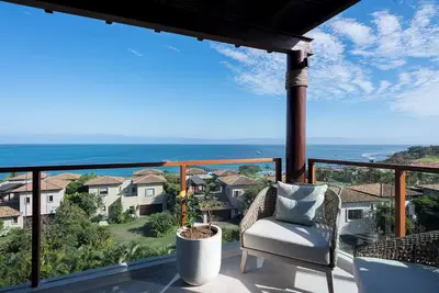 Image de Large four bedroom luxury condo. spectacular views and all Punta Mita amenities.