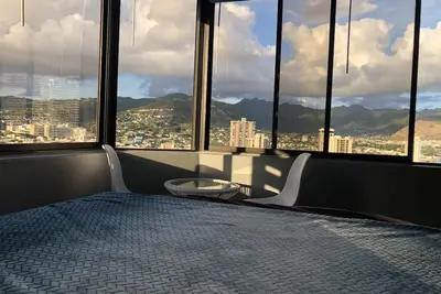 Image de Waikiki studio, panoramic view, lots of amenities, 10 min walk to the beach!