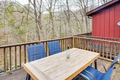 Image de Cozy Tennessee Cabin w\/ Deck, Grill & Fireplace!