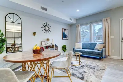 Image de Brand New Home Close To Yale!