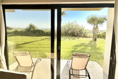Image de Oceanfront Condo - Ground Floor - Private Beach Access
