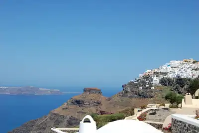 Magnificent Santorini Villas | 6 Bedrooms | Zoldyk Houses | Spacious Terrace with Courtyard Views | Exo Gonia