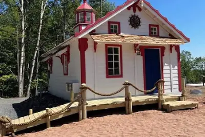 Lighthouse Cabin Deluxe #5 on map