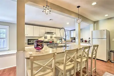 Image de The Grand Marquis - Spacious Park Circle Bungalow
