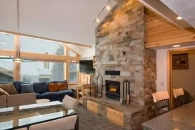 Image de 4 Bed + Loft, Gorgeous Kirkwood Condo