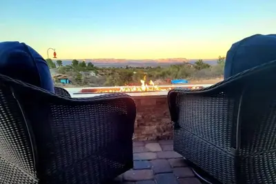 Image de Beautiful Home With Incredible Red Rock Views\n\n