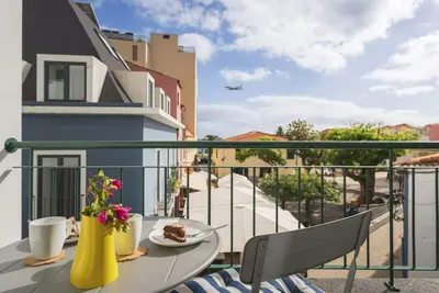 Image de Au centre, avec balcon - Santa Cruz I