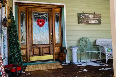 Image de Restored historic home near Nd and Amish Country