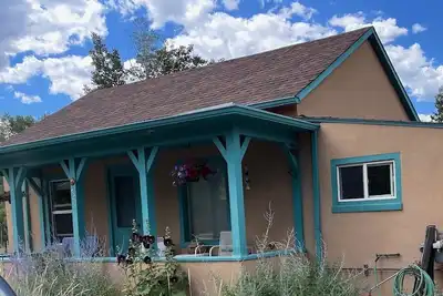 Image de Sweet Buena Vista Getaway. 1200 Sq. ft. Walking Distance to everything! Str#269