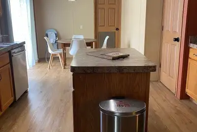 Image de Family & Pet Friendly Home: 10 Min to Downtown