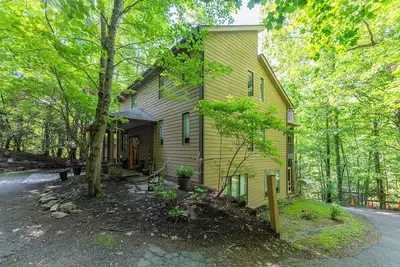 Image de Heavenfell | Spacious Montreat Home | 1 Mile from Lake Susan & Conference Center!
