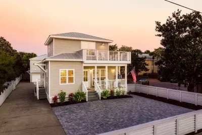 Image de Sand & Serenity, Destin's Premier Beach House
