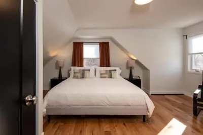 Image de Mid-Term 4Bed/2Bath, 2x King Beds, 2x Queen Beds