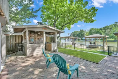 Image de The Marlin House: Waterfront Escape with Dock, Outdoor Kitchen & Stunning Views!