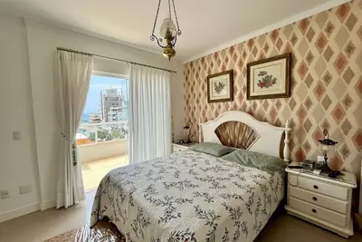 Image de Cobertura Aconchegante com Vista Para o mar