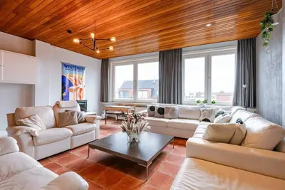 Image de Huswell - Spacious Vacation Home for 12 Guests in Westende