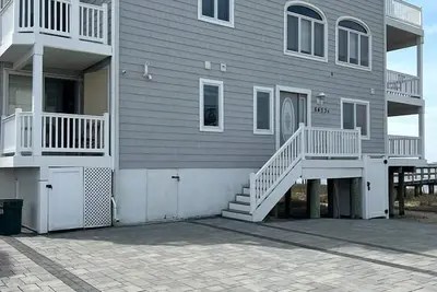 Image de 8403 Sounds Ave, Unit:North