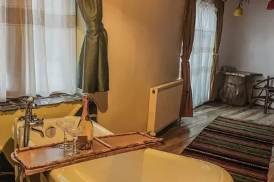 Image de Euphoria, cozy romantic room with bathtub and mountain view