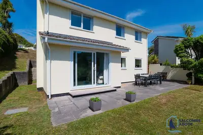 Image de Detached 4 bed Coastal Haven | Garden | Parking