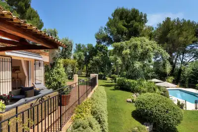 Image de Beautiful villa with stunning view nestled in countryside near Valbonne village