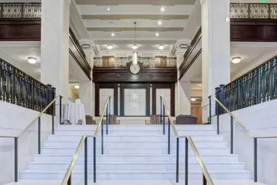 Image de Luxury High Rise Center City Rva