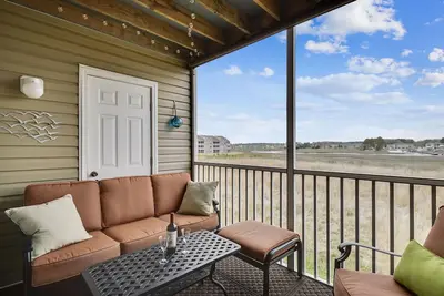 Image de Free Daily Activities Included! ! Bethany Bay is a beautiful resort community located along the shore of the Indian River Bay where you'll find the luxury of a \"get- away- from- it- all\" retreat and \"close to everything!