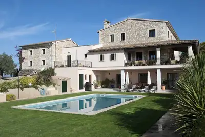 Image de luxury villa rental for 12 on Mallorca island