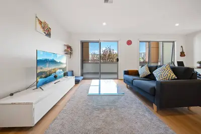 Image de Comfy 1-Bed with Balcony in Tranquil Location
