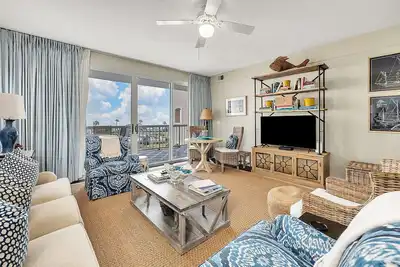 Image de 3 Br/3 Ba Oceanfront Condo in St. Simons Grand
