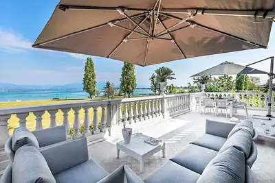 Luxury Lake Front Catullo A2 by Wonderful Italy