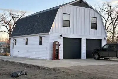 Image de Quaint, all new loft apt. located in a quiet country setting, minutes from town.