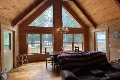 Image de Unique lakefront 3 Br cabin directly on Lake Hartwell! 20 min drive to Clemson!