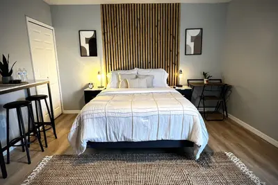Image de The perfect blend of comfort and convenience in our cozy studio apartment