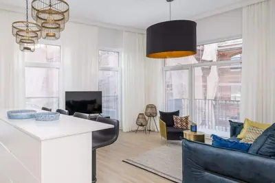 Image de 2-Room Coffee Apartment Ecru near Metro Wwa49