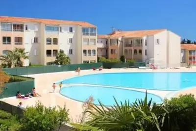 Image de Studio avec piscine à Fréjus