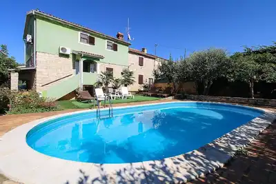 Image de Maison de vacances Vodnjan pour 1 - 8 personnes avec 4 chambres à coucher - Maison de vacances