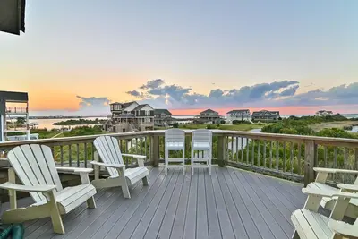 Image de Enjoy private dock and amazing sunsets from Pura Vida in Nags Head!