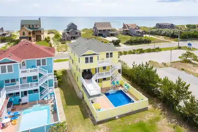 Image de Semi-Oceanfront Home with a Large Pool Area, Cabana, and Rec Room!