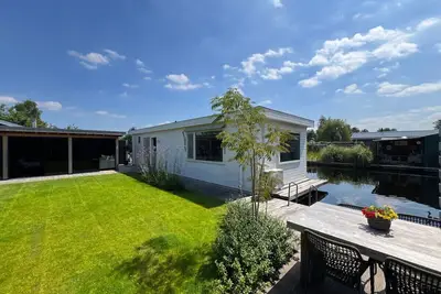 Image de New - The Cosy Houseboat - on a Lake Near Amsterdam