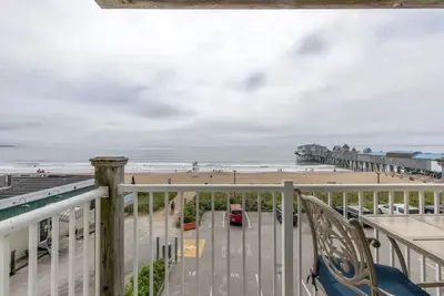 Image de Oceanfront 3 bedroom luxury Condo, private balcony!