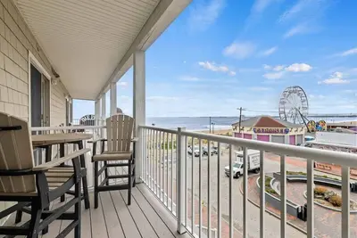 Image de Beautiful 2 Br w/Ocean views. Just steps to fun and sun #308 at the Grand