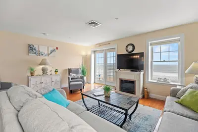 Image de Ocean Front Condo With Private Balcony! Amazing Views!