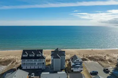 Image de 3 Bedroom 2 Bathroom Direct Ocean views!