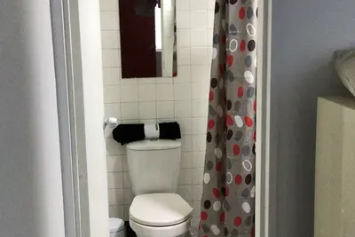 Image de Acogedora Habitacion Laureles Baño Privado #201-1