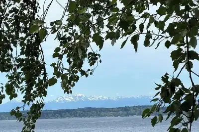 Image de Alki Beach modern and cozy 3 bdrm home near dining, Lumen and T-Mobile park.