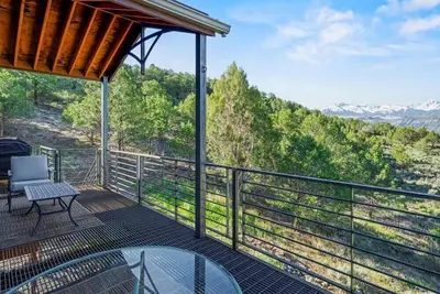 Image de Shining Mountain 3 Br. /2. 5 Ba. /Den/Str2023-014